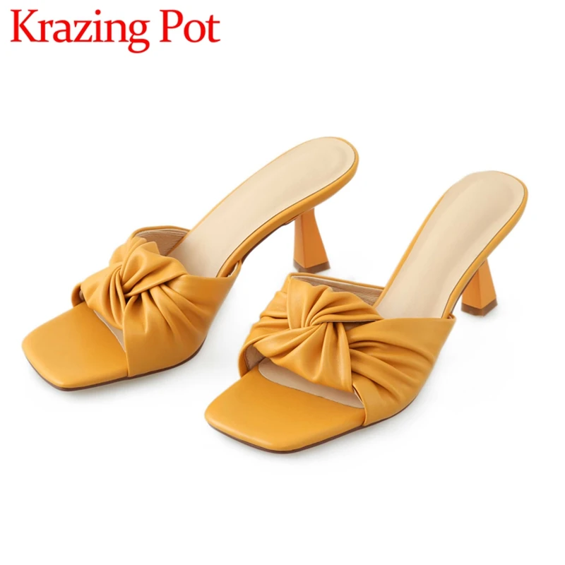 

Женские босоножки из микрофибры на высоком каблуке с открытым носком