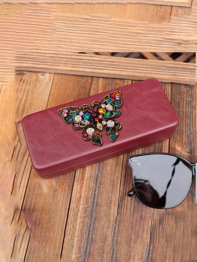 

Pressure-Proof Faux Leather Sunglasses Case for Women Eyewear Case Crystal Starfish Decor with Curvilinear Design