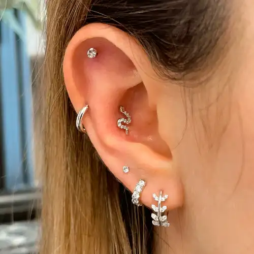 여성을 위한 1PC 귀 피어싱 귀걸이 작은 지르콘 스타 귀 Tragus 헬릭스 피어싱 바디 액세서리 쥬얼리 선물 무료 배송 CC00 2