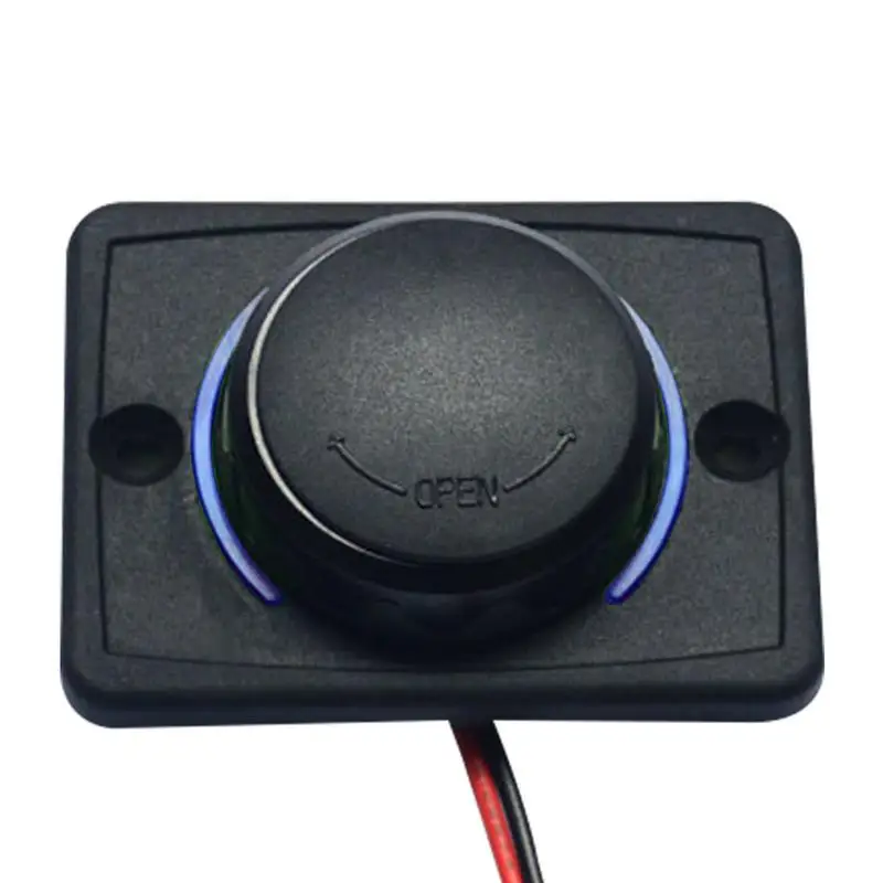 

Автомобильное зарядное устройство с двумя USB-портами и поддержкой быстрой зарядки