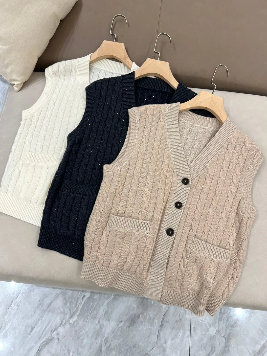

Women's Wool Vest Single Breasted V-Neck Casual Top’s Female Slim Fit Straight Straight Sleeveless Clothing