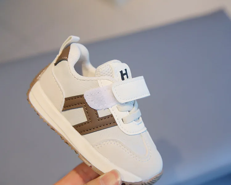 Zapatos Deportivos para Niños, Transpirables, Antideslizantes, Cómodos, Ligeros, con Cierre de Velcro, Suela Suave, para