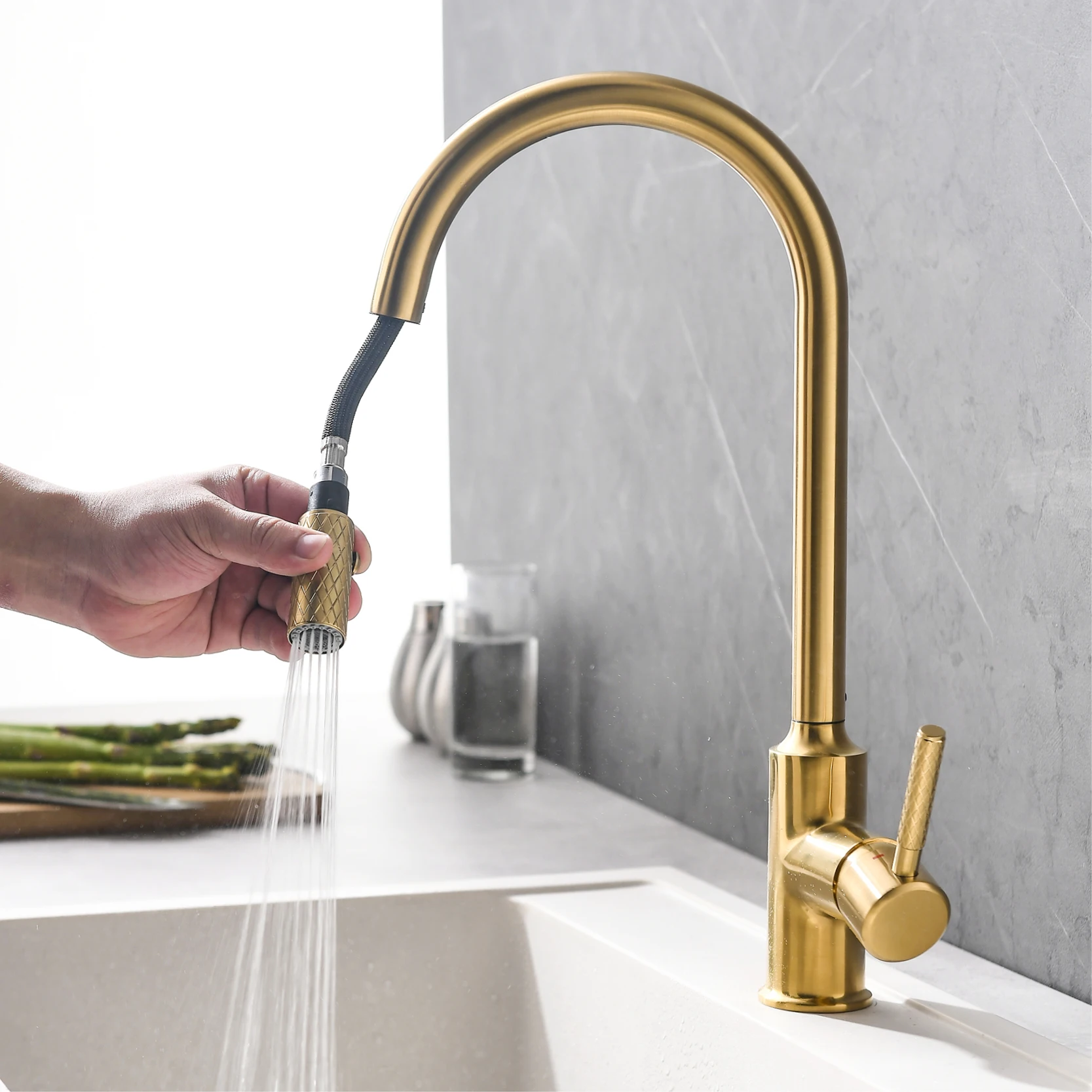 AITANA Simple Brushed Gold Brass Kitchen Faucet Pull-out Design Single Handle Cold & Hot Dual Control 2-function Sink Tap