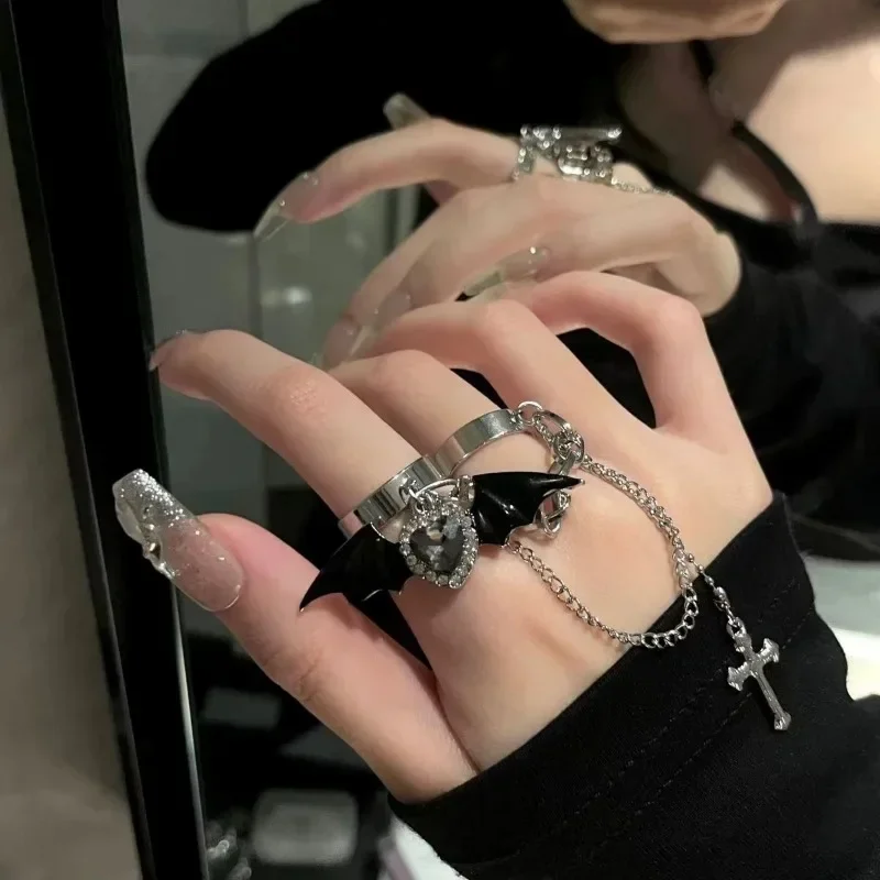 Y2K Punk Gothic Black Bat Wing Cross Chain Rings for Men Women Hip Hop Crystal Heart Cross Irregular Rings Jewelry
