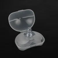 1set Silicone Nipple Protectors Feeding Mothers Nipple Shields Protection Cover Breastfeeding with Clear Carrying Case 1