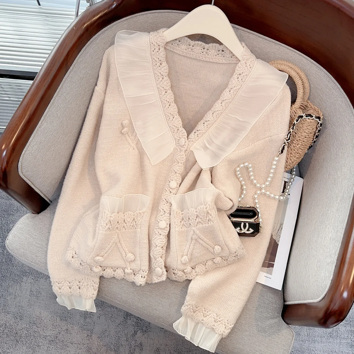 

2023 Autumn And Winter New French Ruffled V-Neck Sweater Coat Female Sweet Wooden Ear Edge Patchwork Niche Knitwear 406
