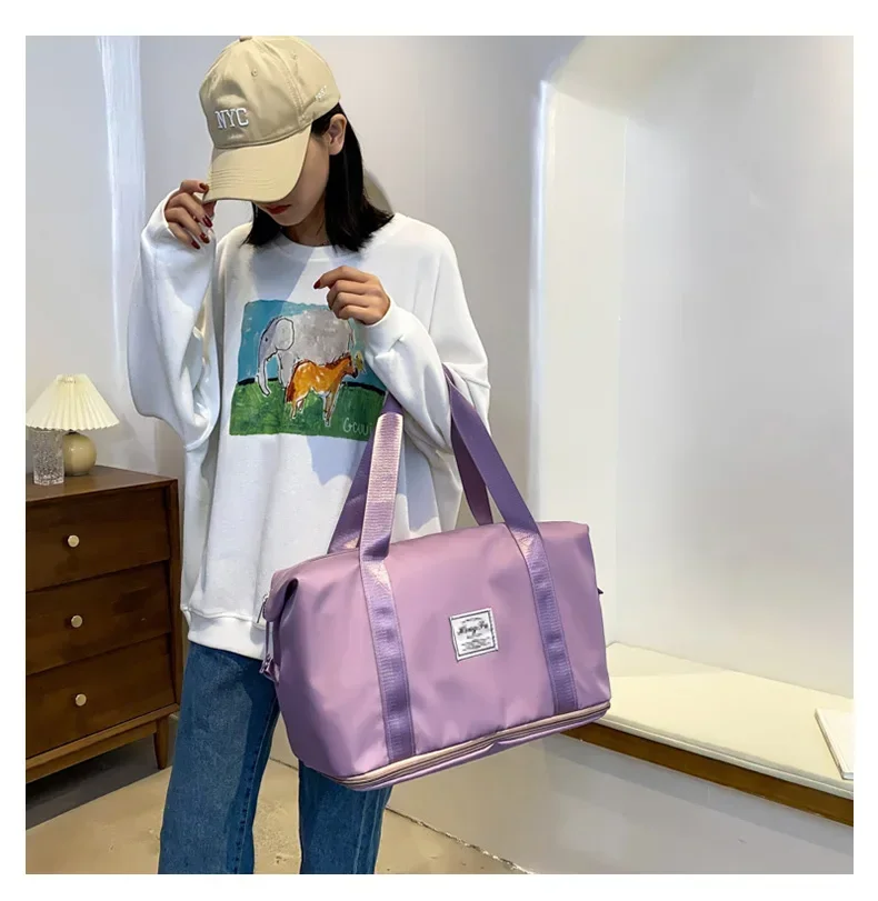 Düz renkli seyahat çantası tasarımı