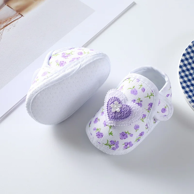 0-1 Year Old Girls' Shoes Love Decoration Floral Soft Sole Cloth Shoes Versatile And Non Slip Baby Walking Shoes 6