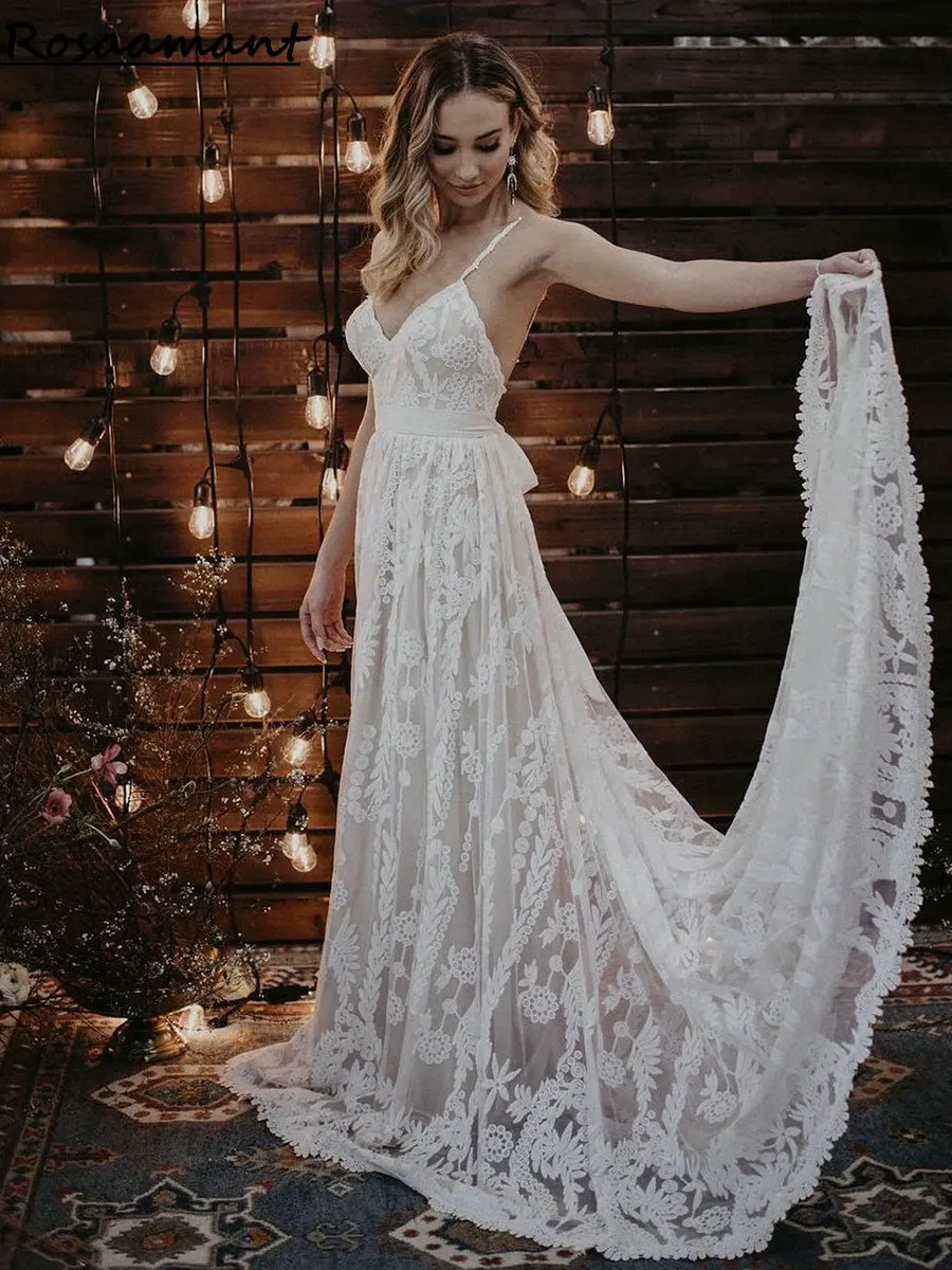 

Bohemian V-Neck Spaghetti Straps A-Line Wedding Dresses Sleeveless Appliques Lace Country Boho Bridal Gowns