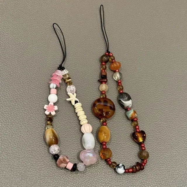 Boho Beaded Phone Charm Handmade Retro Bracelet Strap with Shell and Flower Beads Aesthetic Phone Lanyard for Women 1