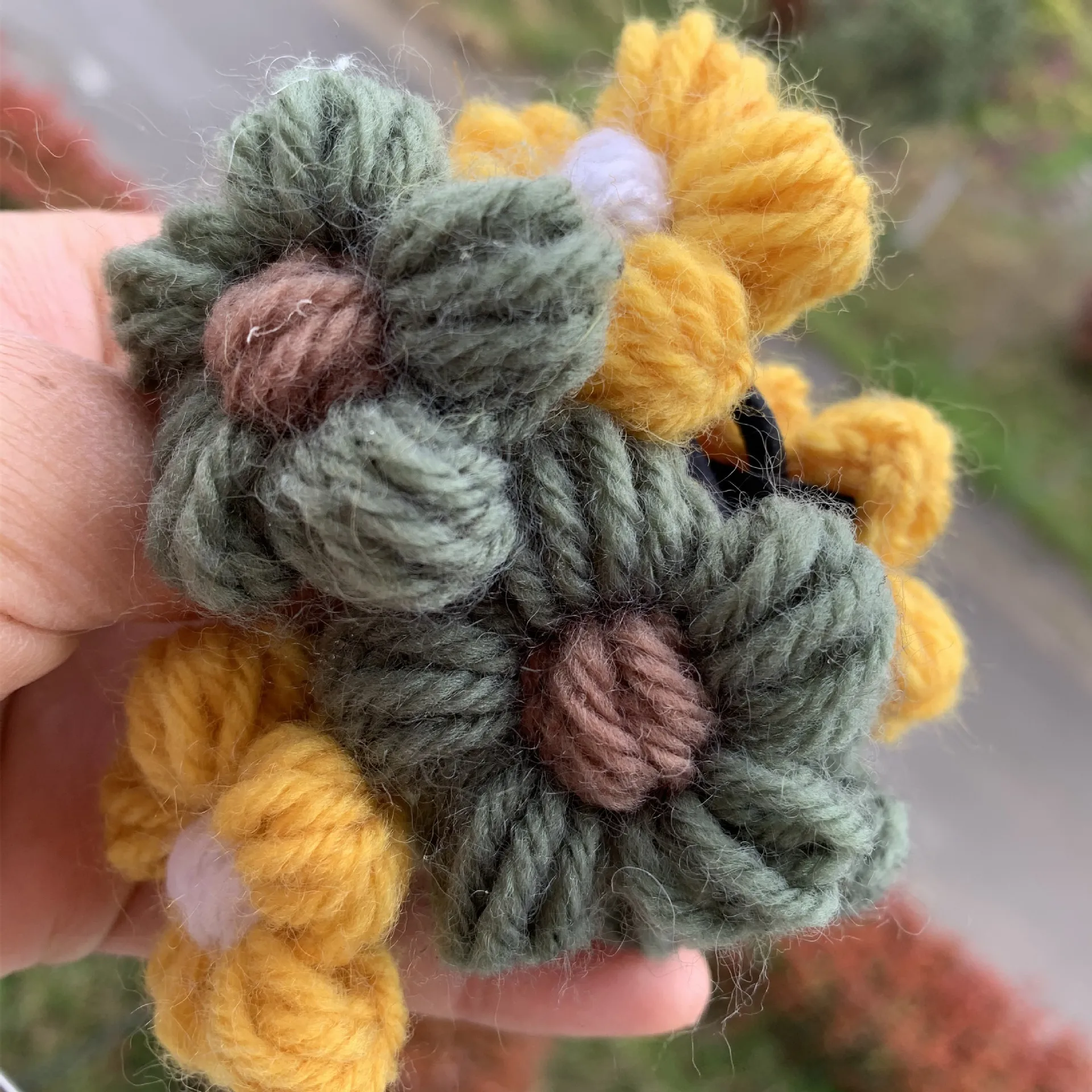 Hand-Woven Flower Wool Crochet Yarn Textile Flower Handmade Weeding Flowers Clothing accessories colorful puff flower 20pcs crochet yarn