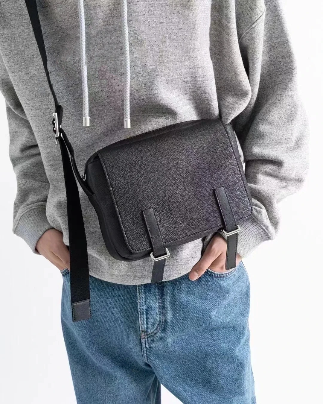 

New Casual Crossbody Men Bag Cowhide Mixed Color Commuter Messenger Bag Unisex Wide Strap Briefcase Large Capacity Shoulder Bag