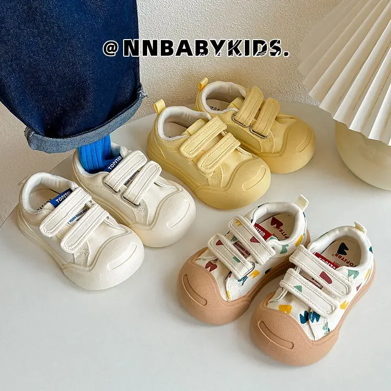 Childrens plátna boty 2023 nový móda jaro a podzim chlapci a dívčí nízko káča nasednout boty měkké děťátko bělouš boty