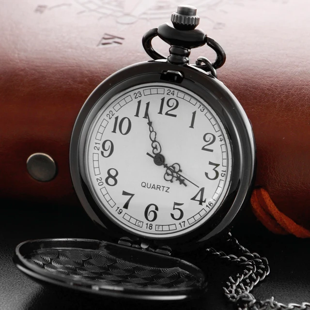 시간을 뛰어넘는 세련된 블랙 부드러운 악당 군인 머리 포켓 시계