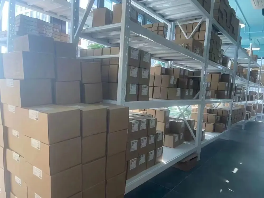 Schneider ETH 백플레인 모듈, BMEXBP0400, 4 슬롯, 1 개 새로운 상자