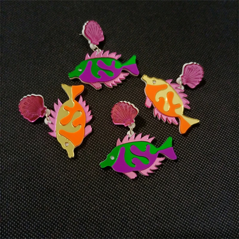 KUGUYS Fisch-Acryl-Spiegel-Ohrringe für Damen, grün-goldfarben, niedlicher Schmuck, Modeaccessoires – Detail 5