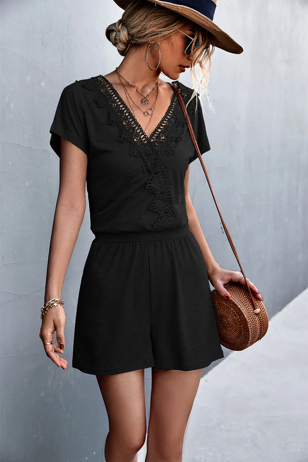 

Summer Jumpsuits&Rompers Women Solid Color V-Neck Lace Short Sleeve Casual Short Pants Loose Style Femme Beach Tracksuit C3702