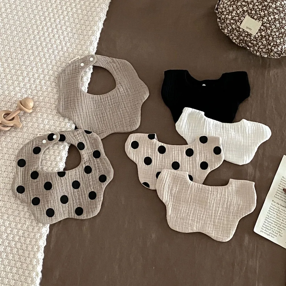 Feeding Anti-vomiting Bibs Waterproof Cotton Yarn Dotted Baby Cotton Bibs Korean Style Round Neck Baby Drooling Bibs