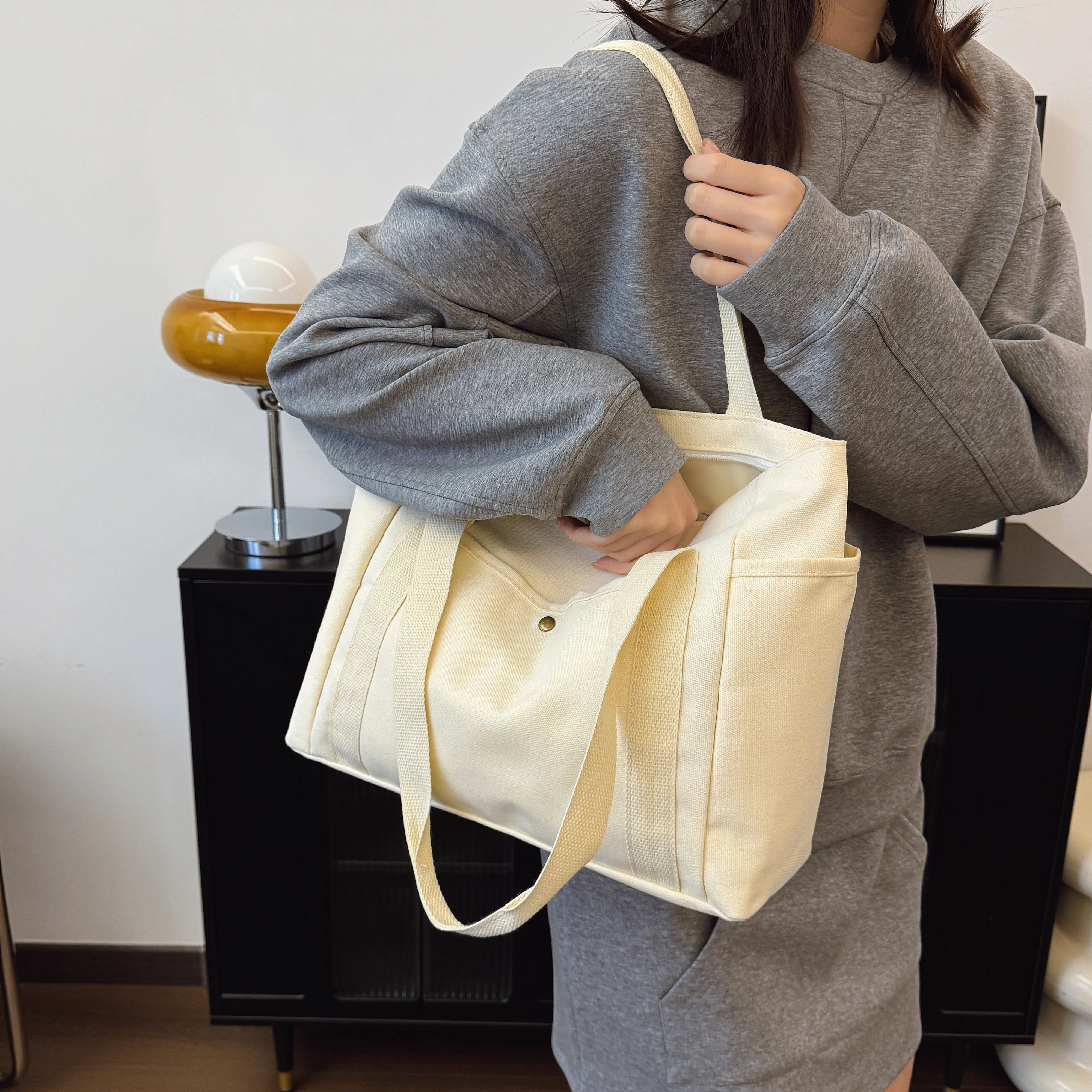 Large Capacity Canvas Tote Bags for Work Commuting Carrying Bag College Style Student Outfit Book Shoulder Bag Shopping Bag