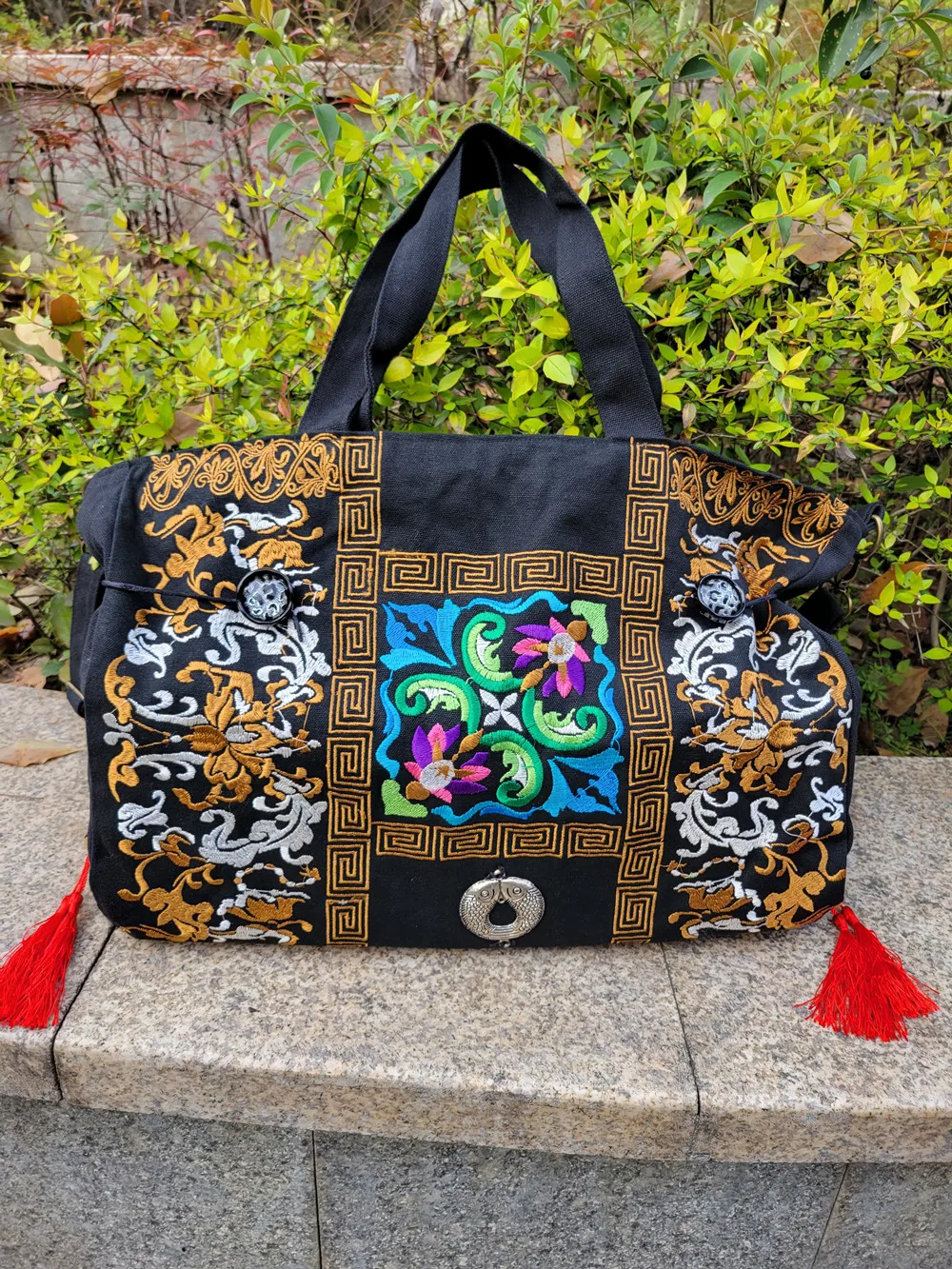 Original women's bags Vintage Large canvas bag Embroidered Ethnic bag Tassels totes bag Bohemian women shoulder bags