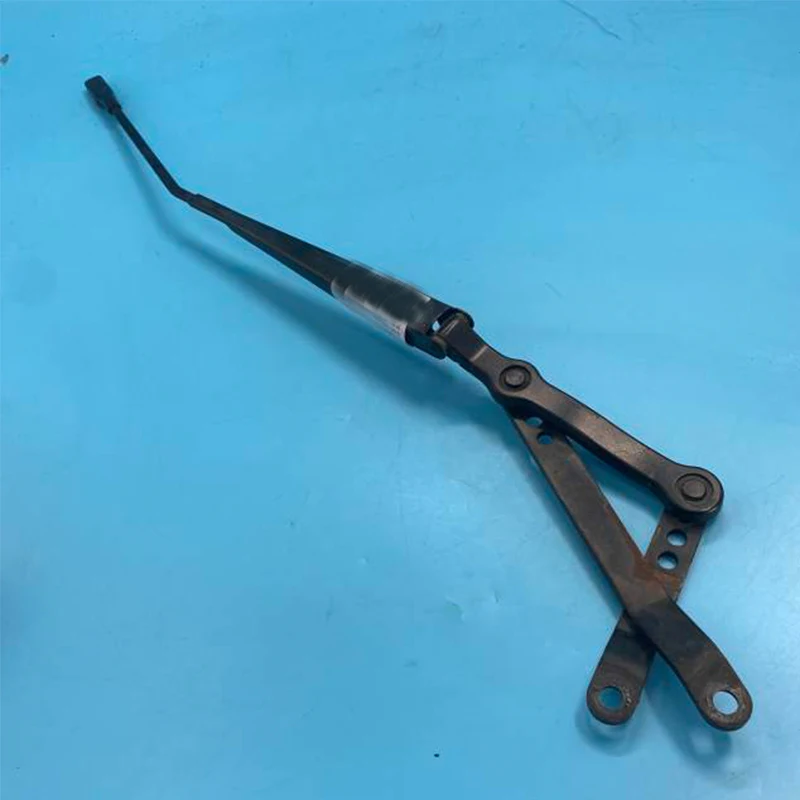 

Me rc ed es- Be nz R300 R320 R350 R400 R500 R63 wiper arm Front and rear wiper arm cover screws for passenger