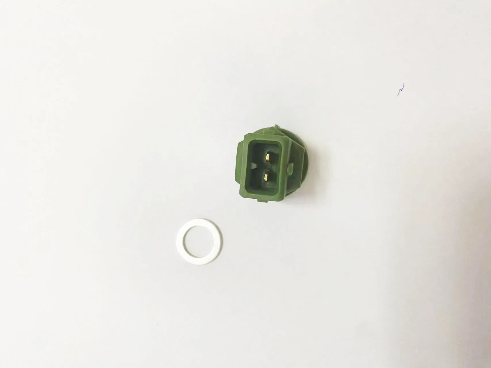 Intake Air Temperature Sensor For Land Rover MG ROVER NNK10001 NNK10001L