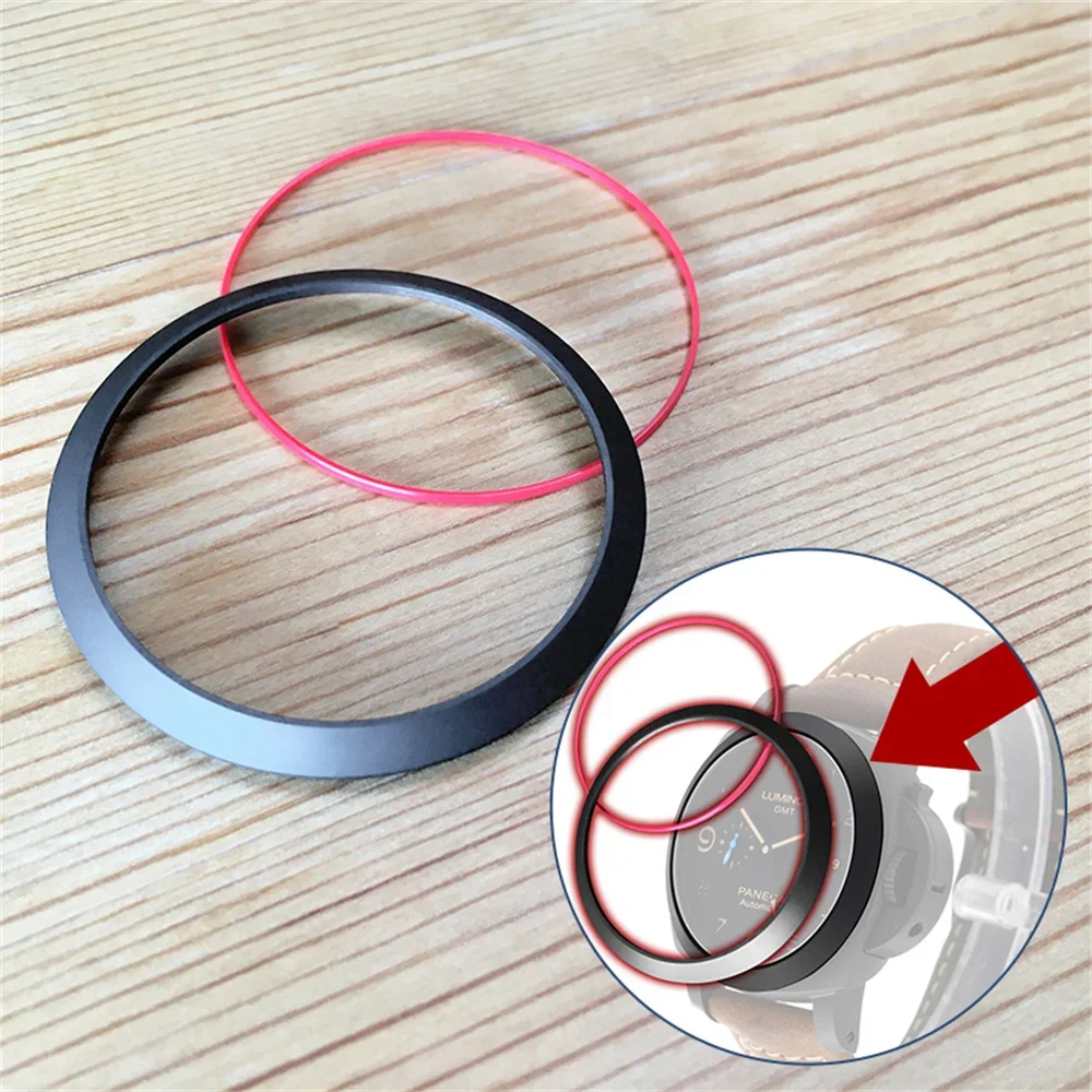 Guarda La Lunetta In Ceramica Per L'Orologio Panerai Luminer 1950 3 Giorni Gmt Pam01441