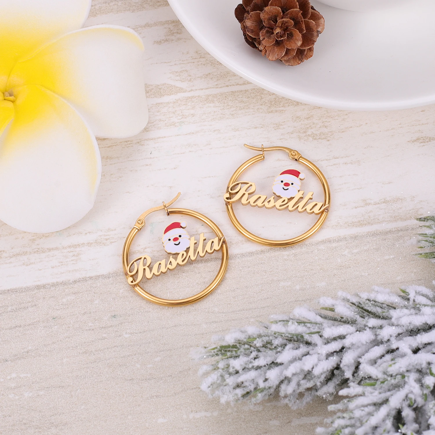 Dascusto Weihnachts-Creolen mit personalisiertem Namen und Rentier-Design, zweifarbiger, vergoldeter, festlicher Schmuck – Detail 2