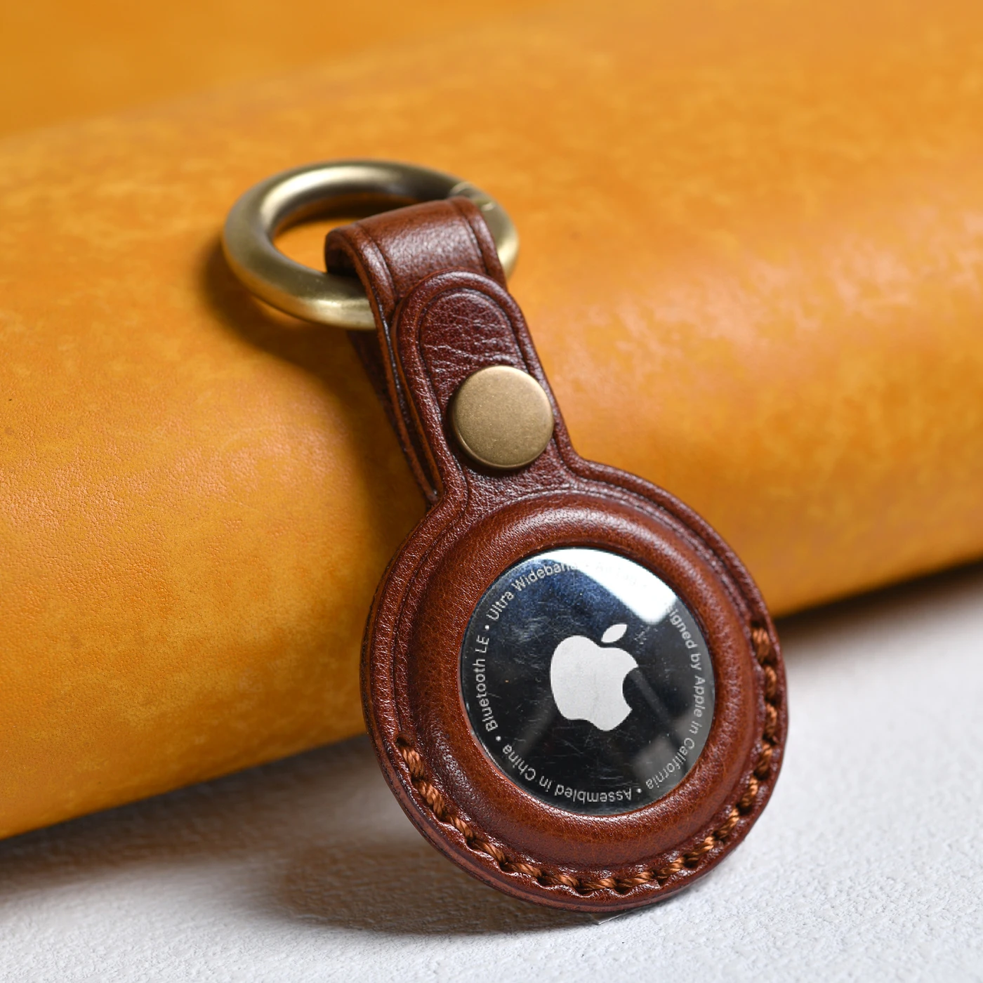 Luxury Leather Key Case with Airtag Holder – Stylish Protective Cover for Keys, Pet Collars, Luggage, and Backpacks