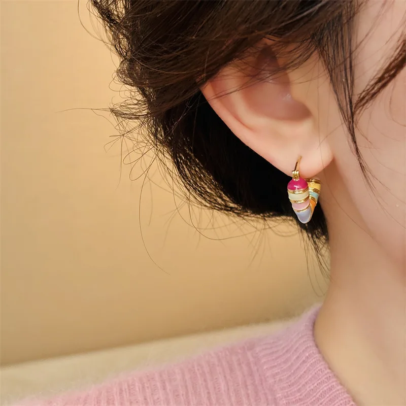 2024 New Arrival Korean Sweet Small Fresh Color Love Heart Hoop Earrings For Women Fashion Elegant Metal Jewelry Party Gifts