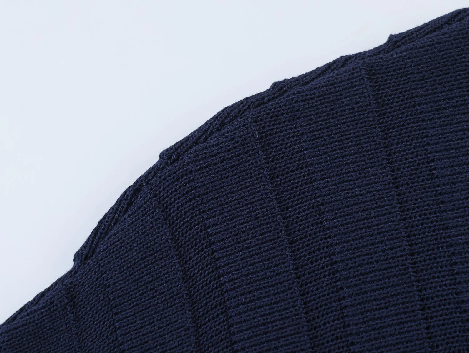 Europäischer und Amerikanischer Frühjahr 2026 Neuer Damenmode-Stil Schlankmachendes Kurzarm-Rippstrick-Kurzkleid – Detail 9