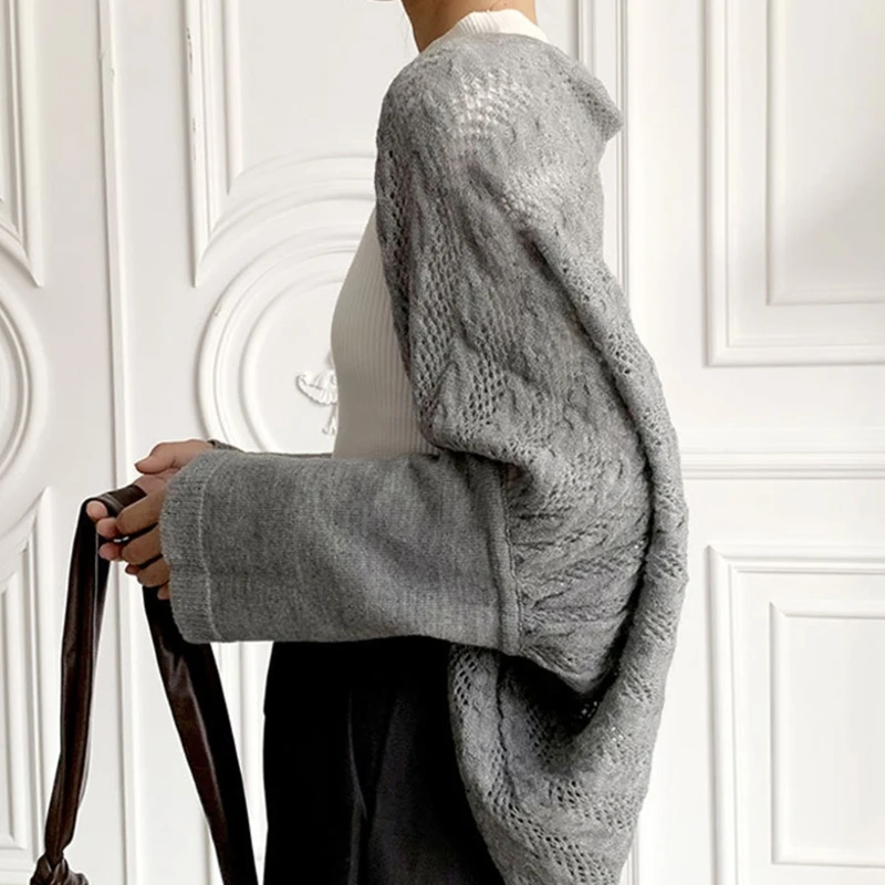 Рисунок 5 - Элегантная зимняя шаль с рукавами