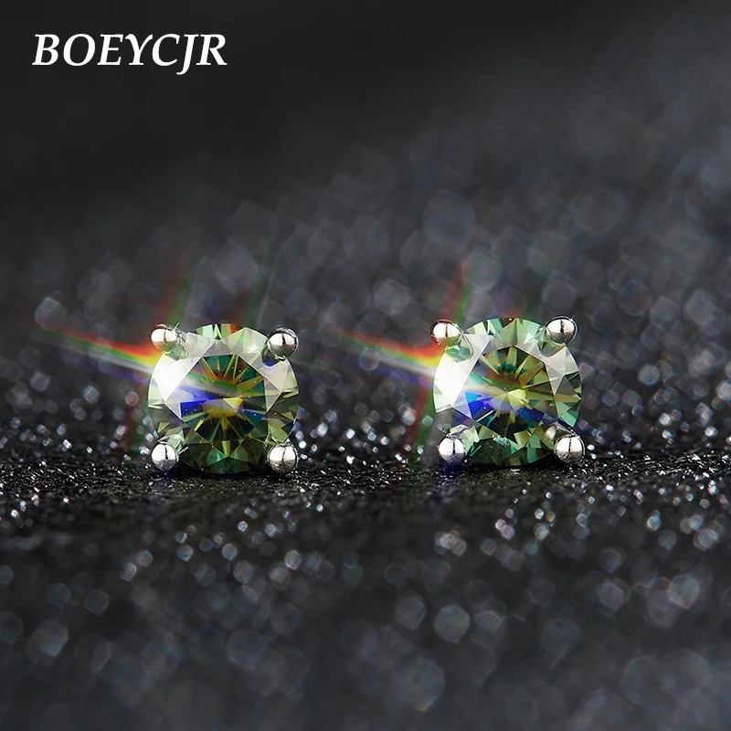 

BOEYCJR S925 4 Claws 0.5/1/2ct Green Moissanite VVS1 Fine Jewelry Diamond Stud Earring With Gra Certificate For Women
