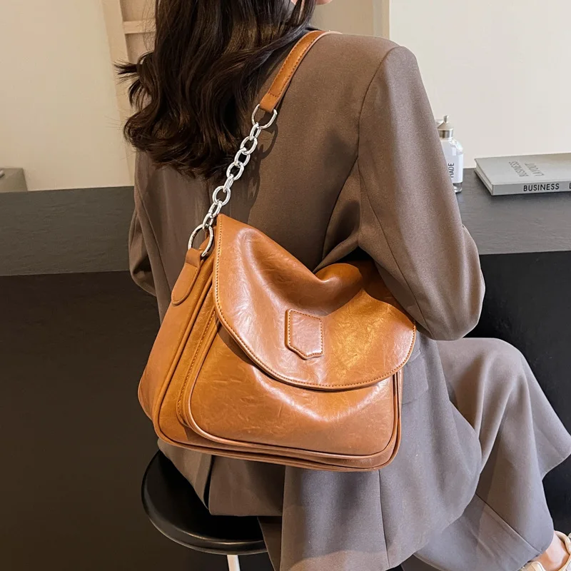 Casual Large Capacity Commuter Messenger Women's 2024 New All-Match Messenger Fashion Shoulder Underarm Tote Bag