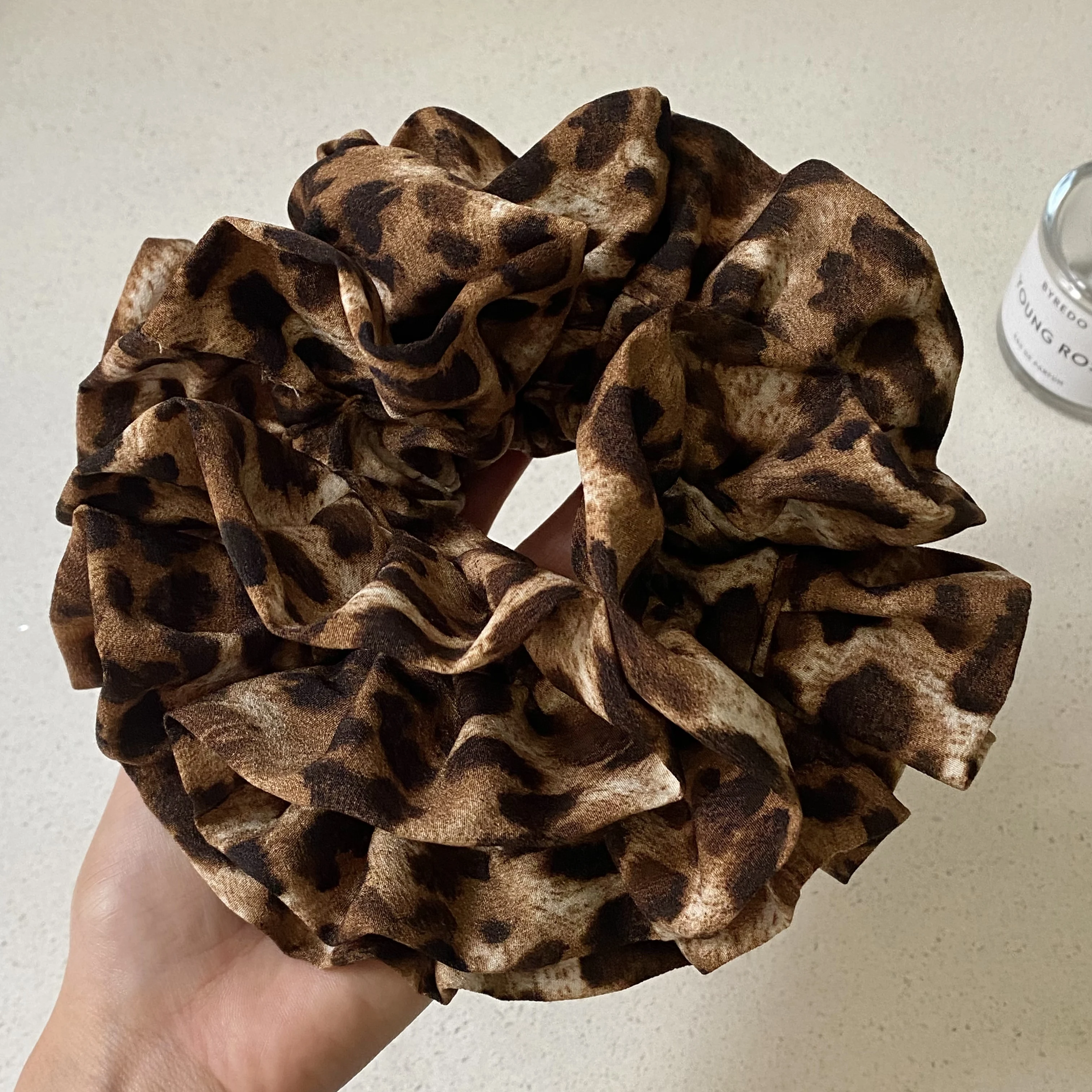 1PC Leopard Print Hair Scrunchies, Large Fluffy Elastic Hair Ties, Retro - Style Soft Hair Accessories For Women ，Daily & Party