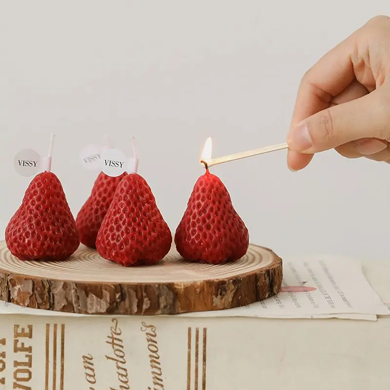 

Strawberry Candle Aromatherapy Originality Souvenir Cake Gift Decoration Fruit Shape Photography Props Home Decor