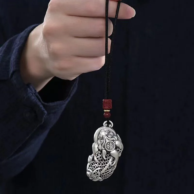 

Mai Chuan/ Ancient Chinese Tibetan Silver Hollow Retro Filigree Lucky Money Pixiu Necklace Key Pendant Fashion Personalized Gift