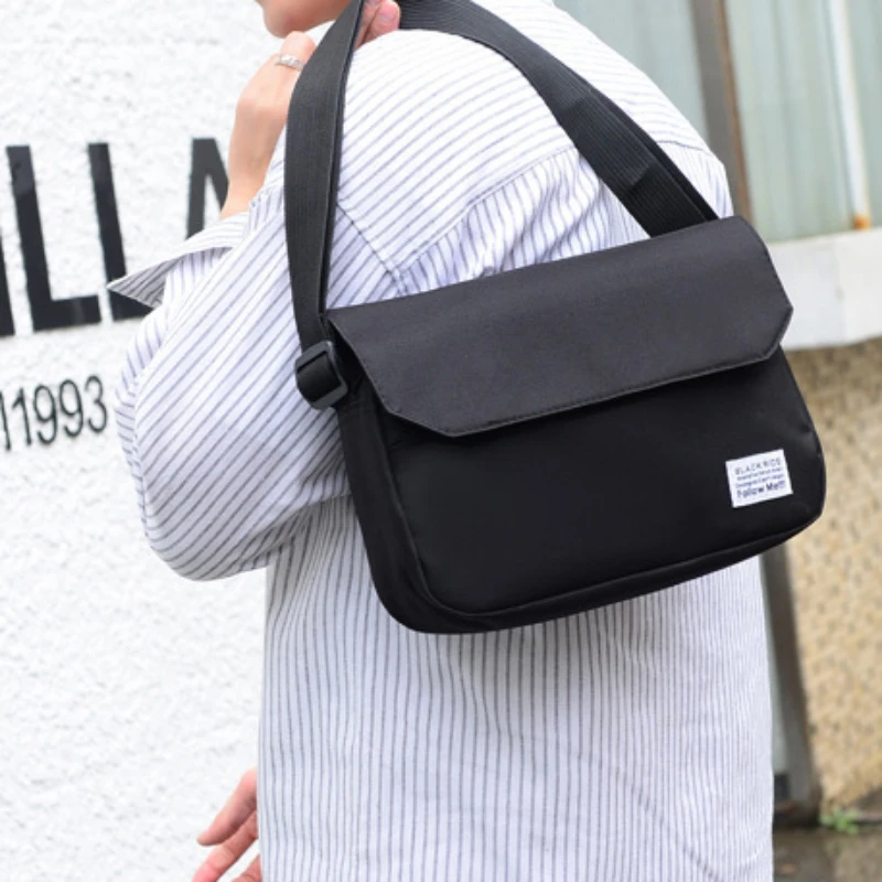 New Fashionable Flow Large Capacity Casual Lightweight Nylone Handbag Ladies Fashionable Street One Shoulder Bags