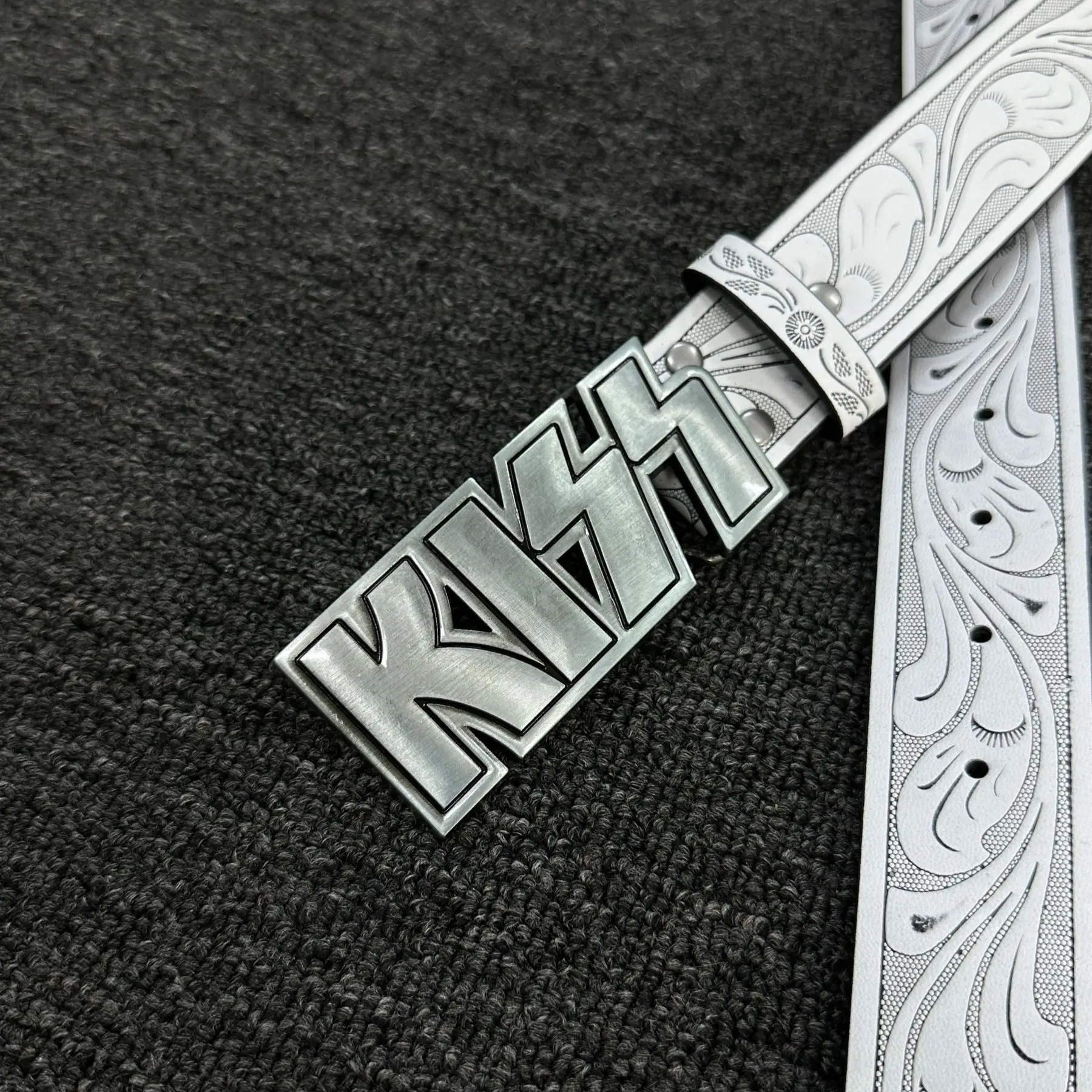 Vintage White Leather Western Belt with Silver Buckle - Stylish Cowgirl Fashion Accessory