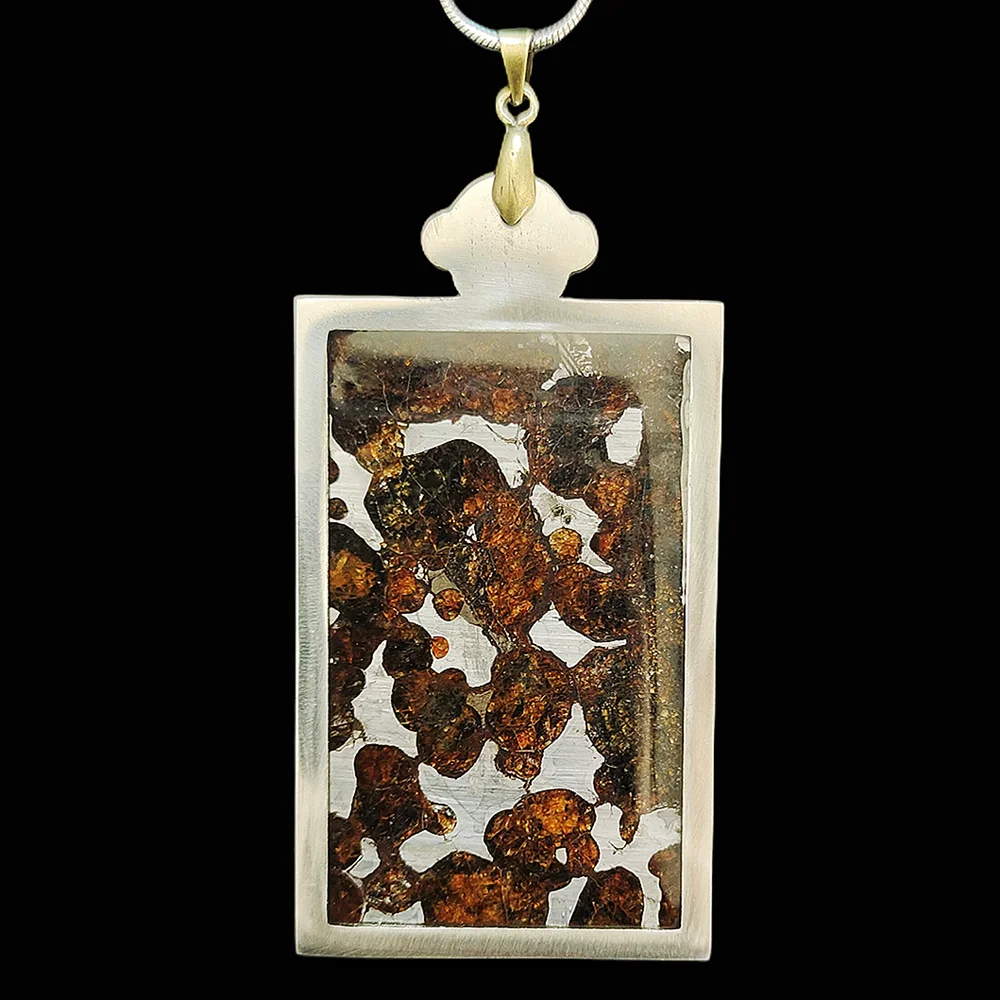 

Sericho Kenya Olive Meteorite Pendant Olive Meteorite Necklace Men and Women Jewelry Natural Meteorite Material
