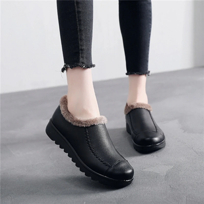 Winter New Leather Waterproof Slip On Snow Boots Women's Plus Velvet Warm Short Boots Ladies Casual Lightweight Flat Boots