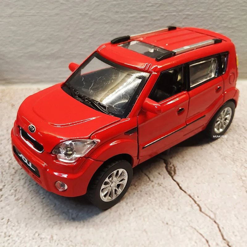 1:32 KIA SOUL Alloy Car Model Diecast Metal Toy Vehicles Car Model High Simulation Sound and Light Collection Childrens Toy Gift 4