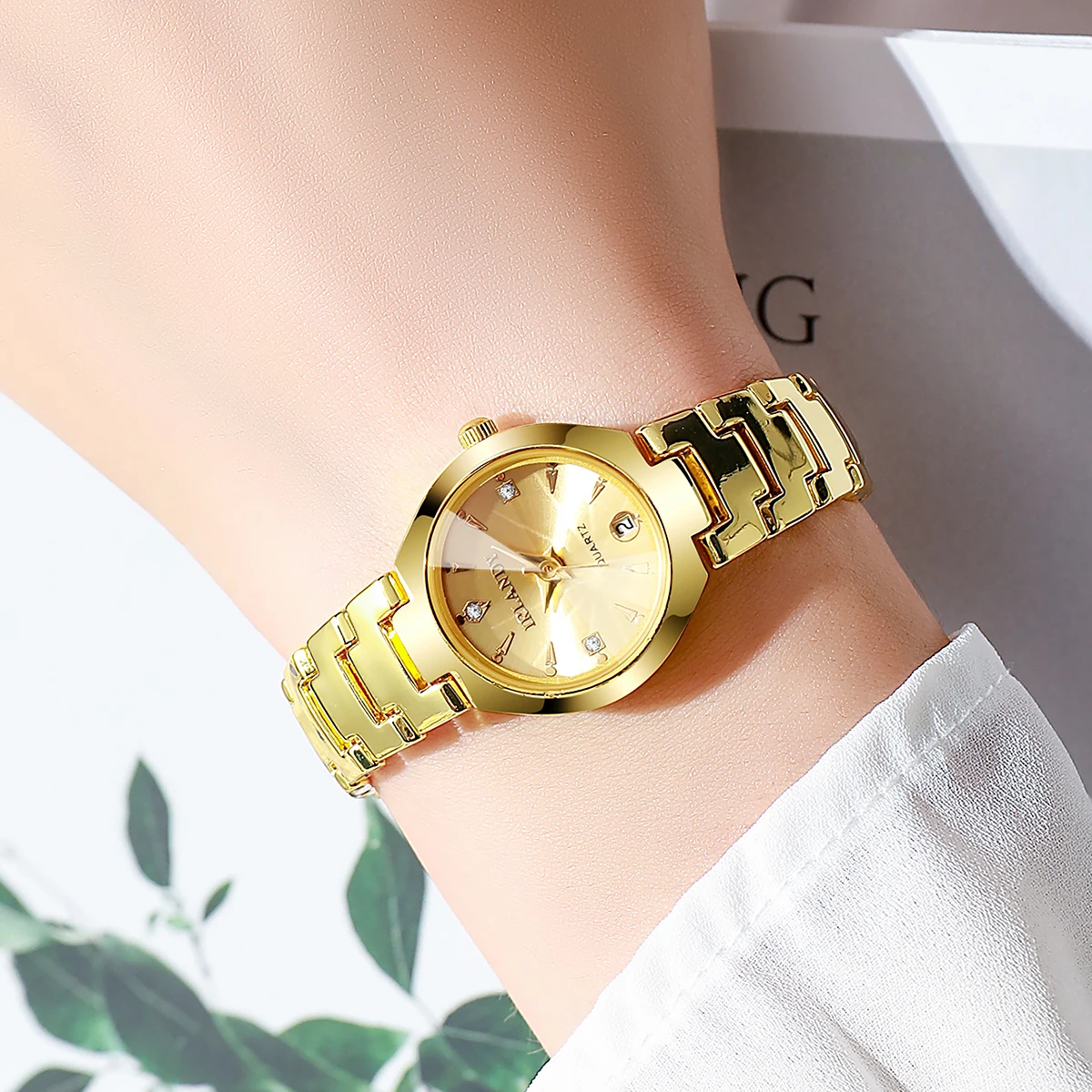 1pcs/set Women's Gift Watch Elegant Fashion Simple Scale Calendar Dial Luxury Bussiness Quartz Watch (Box Not Included)