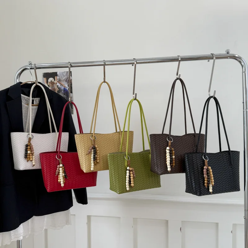 Versatile Women's Crossbody Shoulder Bag Handbag Wing Design Fall Winter New Style Fashionable Single Strap Handbag