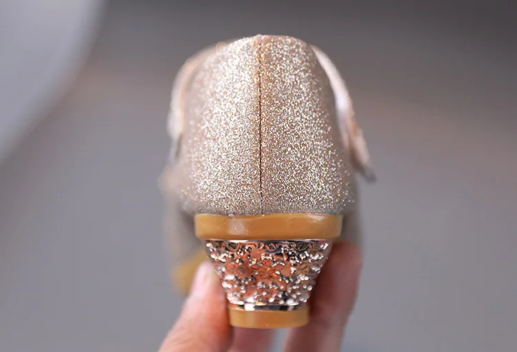 Rose Embroidered Party Shoes Detail