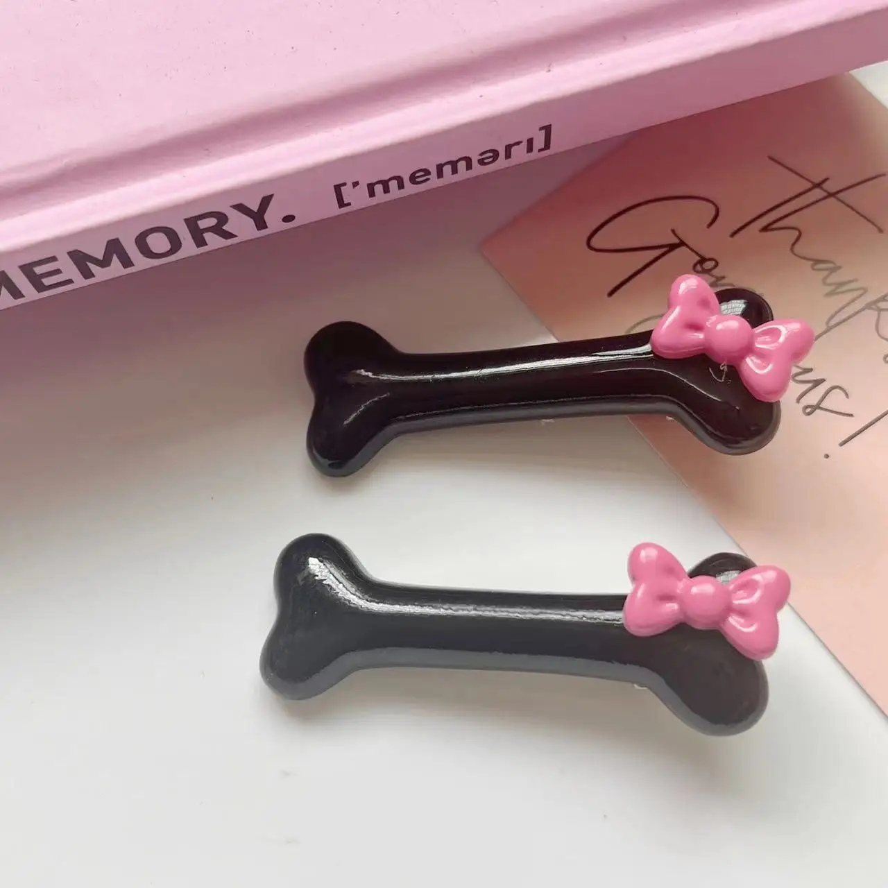 Haarspangen Mit Hundeknochen-Design - 2 Stück, Weiß, Für Halloween, Cosplay Oder Täglichen Style
