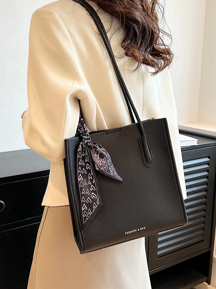 

Large-capacity bag women 2023 new summer simple shoulder bag 2 in 1 bucket tote bag