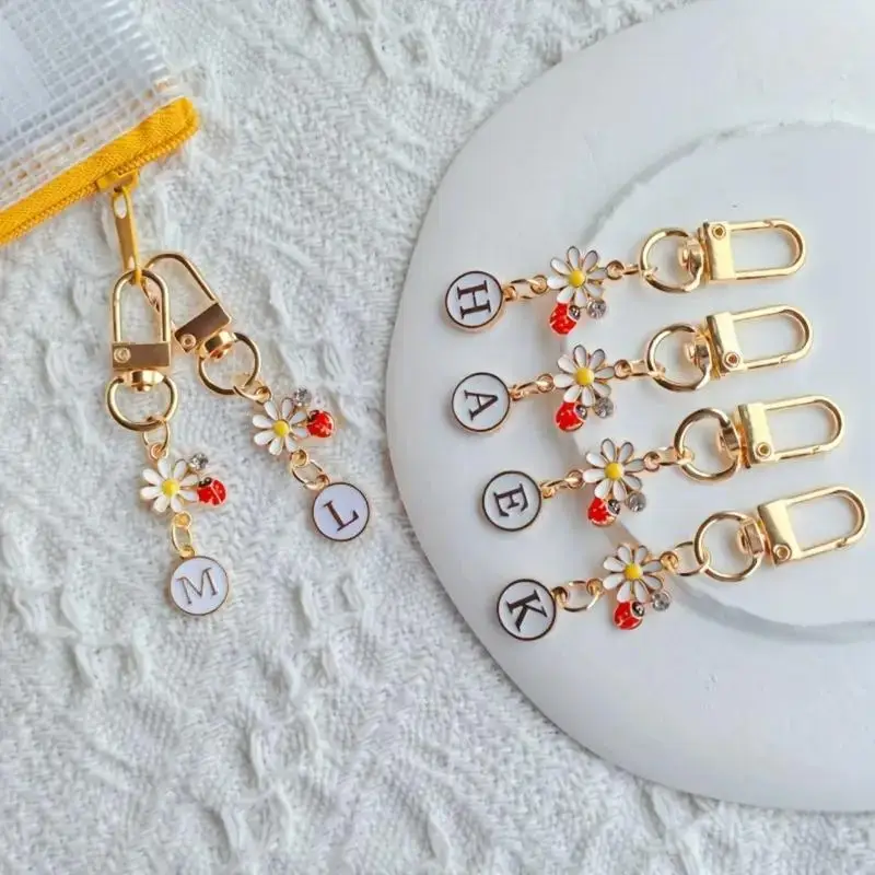 Marienkäfer A-Z Alphabet-Anhänger Schlüsselanhänger Initialen 26 Buchstaben Schlüsselketten Handtaschen-Ornamente DIY Mädchen Kinder Schmuck Geschenke – Detail 6