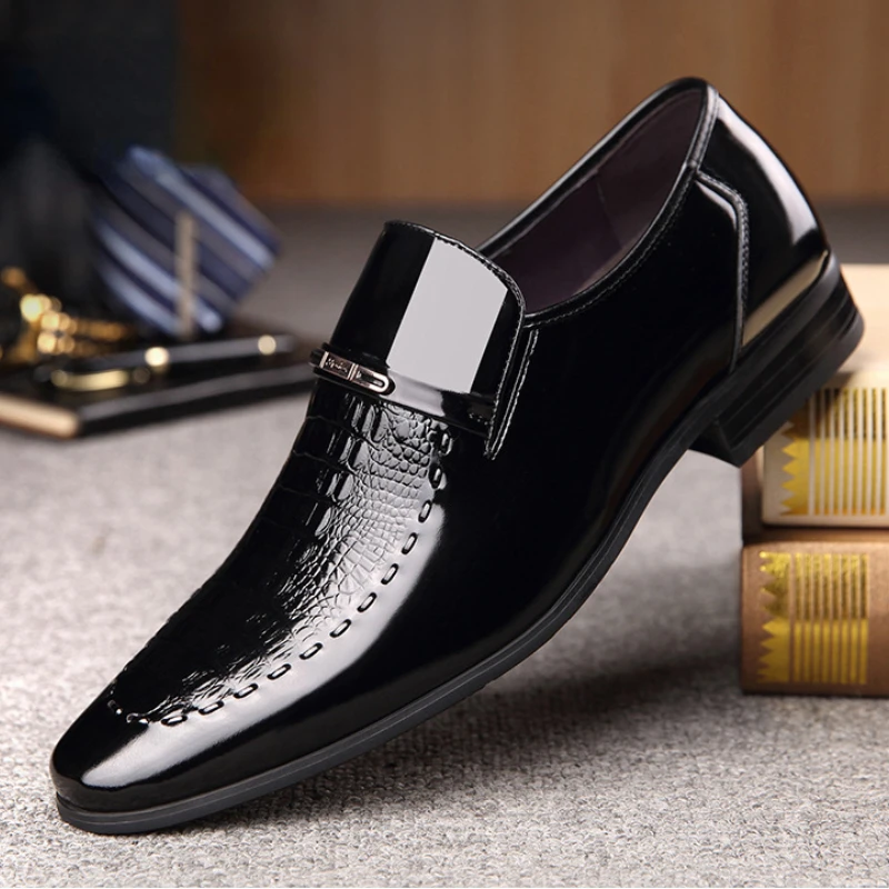 Business Men Leather Shoes Patent Leather Men's Dress Shoes Slip on Pointed Toe Mens Oxford Hot New British Party Footwear