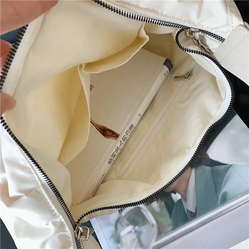 2026 New Fashion Summer Large Capacity Casual Nylon Women Shoulder Bag Korean Style Hobos Bag Youth Crossbody Shoulder Bag